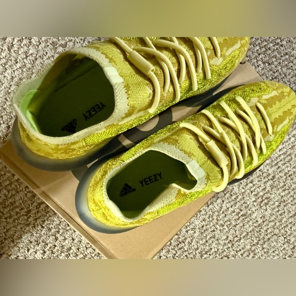 Yeezy 380 Hylte - Size 10 - Picture 4 of 6